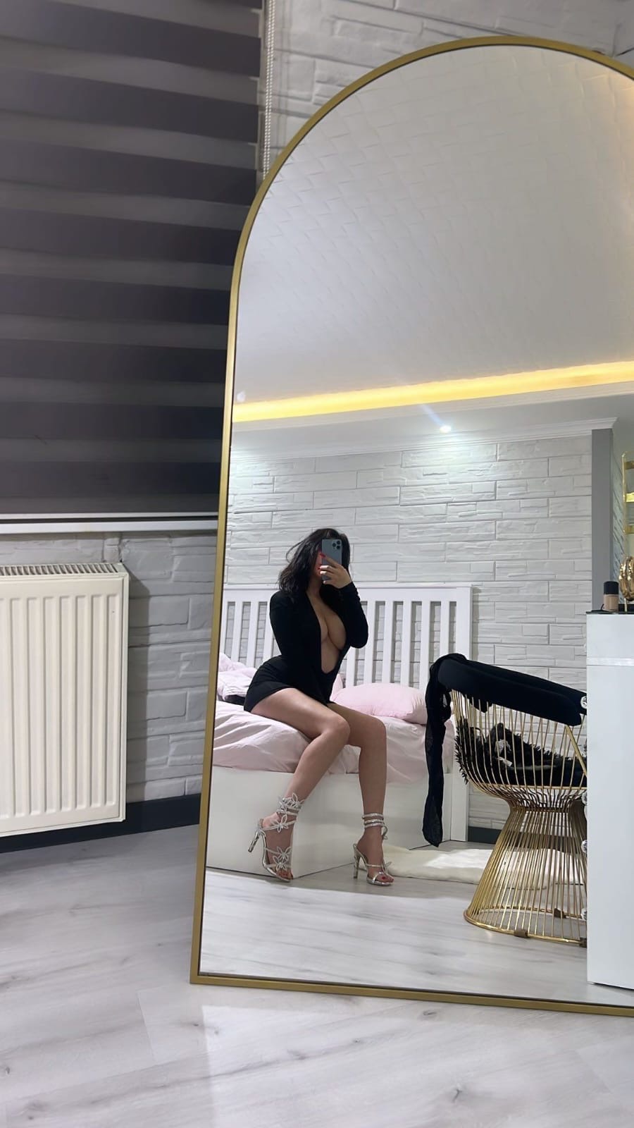 Güneysaz Olgun Bayan Escort Aimee