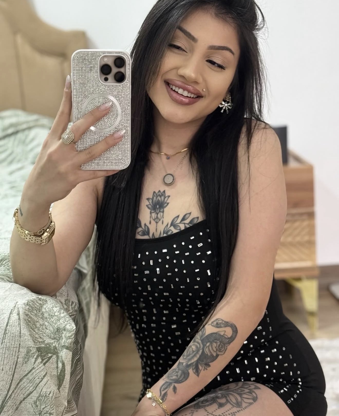 Sakaralan Elden Ödeme Bayan Escort Azra